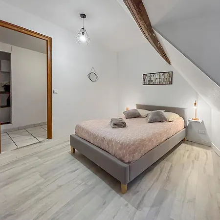 Spacieux & Lumineux Avec Smart-tv Et Wi-fi Rapide דירה *